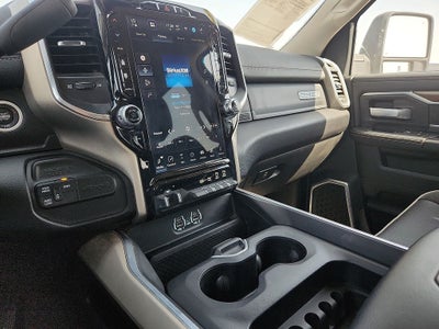 2024 RAM 3500 Laramie Crew Cab 4x4 8' Box
