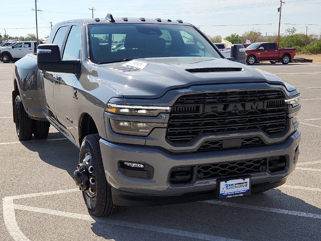 2027 RAM Ram 3500 RAM 3500 LARAMIE MEGA CAB 4X4 6'4' BOX