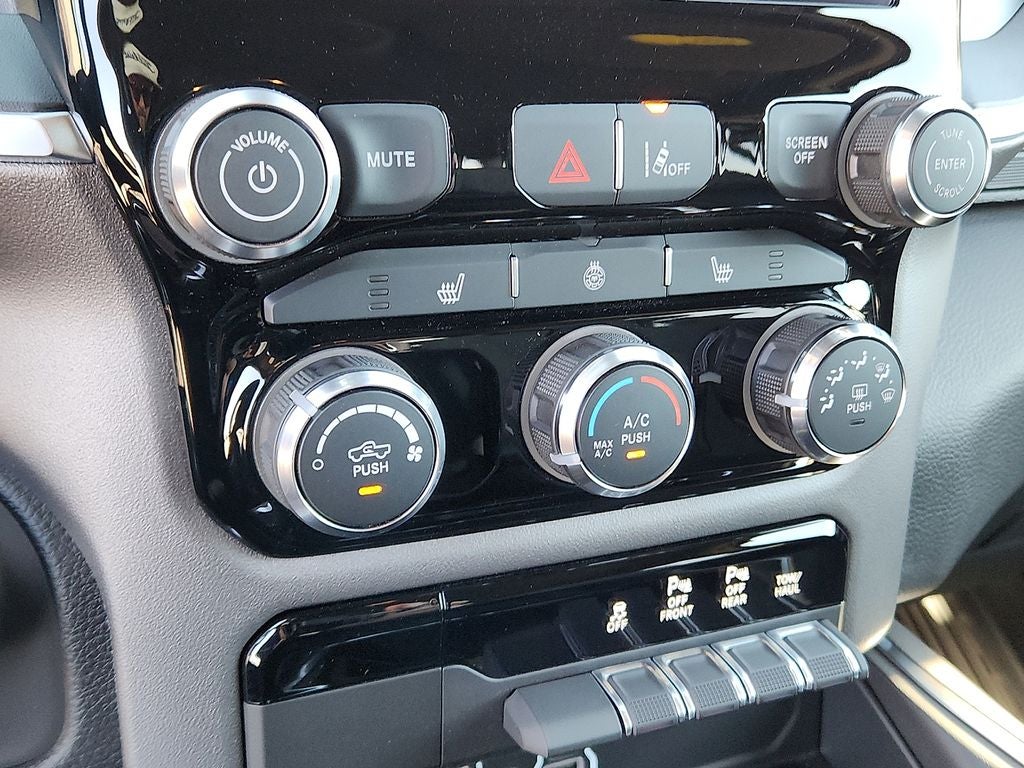 2025 RAM 1500 RAM 1500 LONE STAR CREW CAB 4X2 5'7' BOX