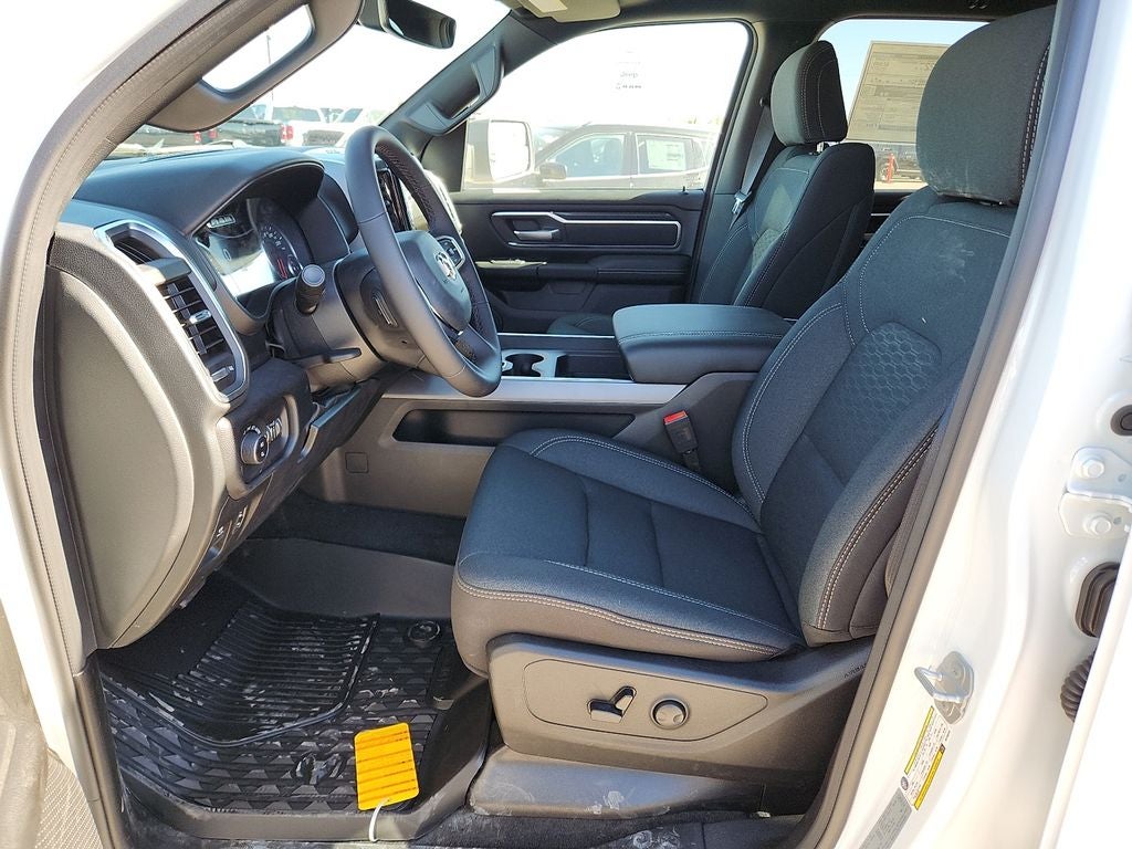 2025 RAM 1500 RAM 1500 LONE STAR CREW CAB 4X2 5'7' BOX