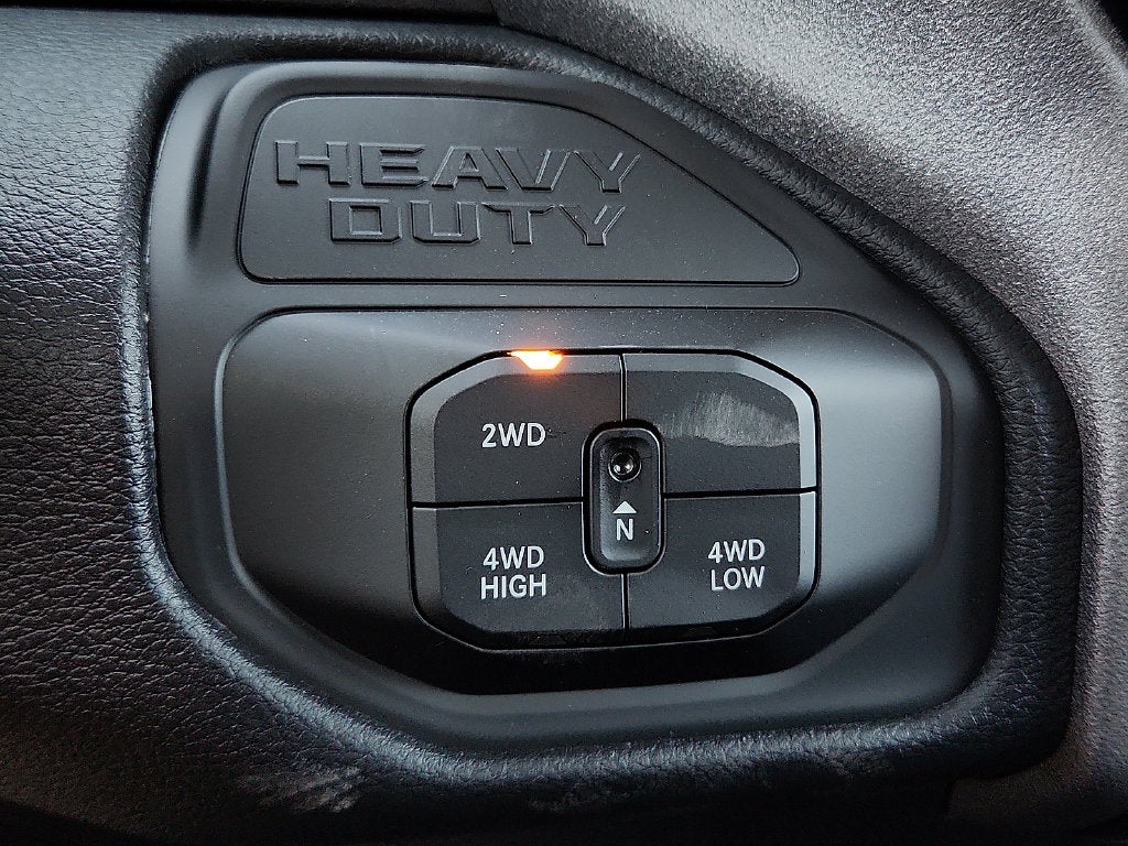 2027 RAM 2500 RAM 2500 BLACK EXPRESS CREW CAB 4X4 6'4' BOX