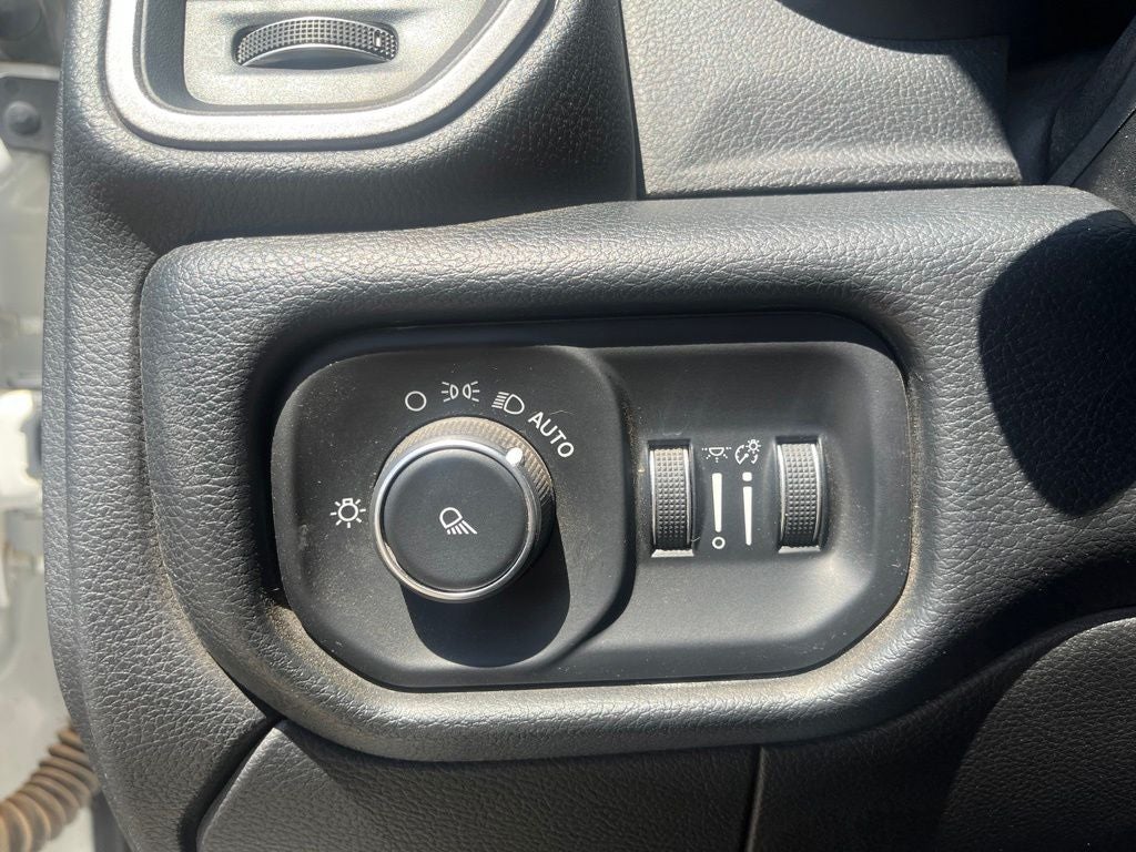 2019 RAM 2500 Tradesman Crew Cab 4x4 6'4' Box