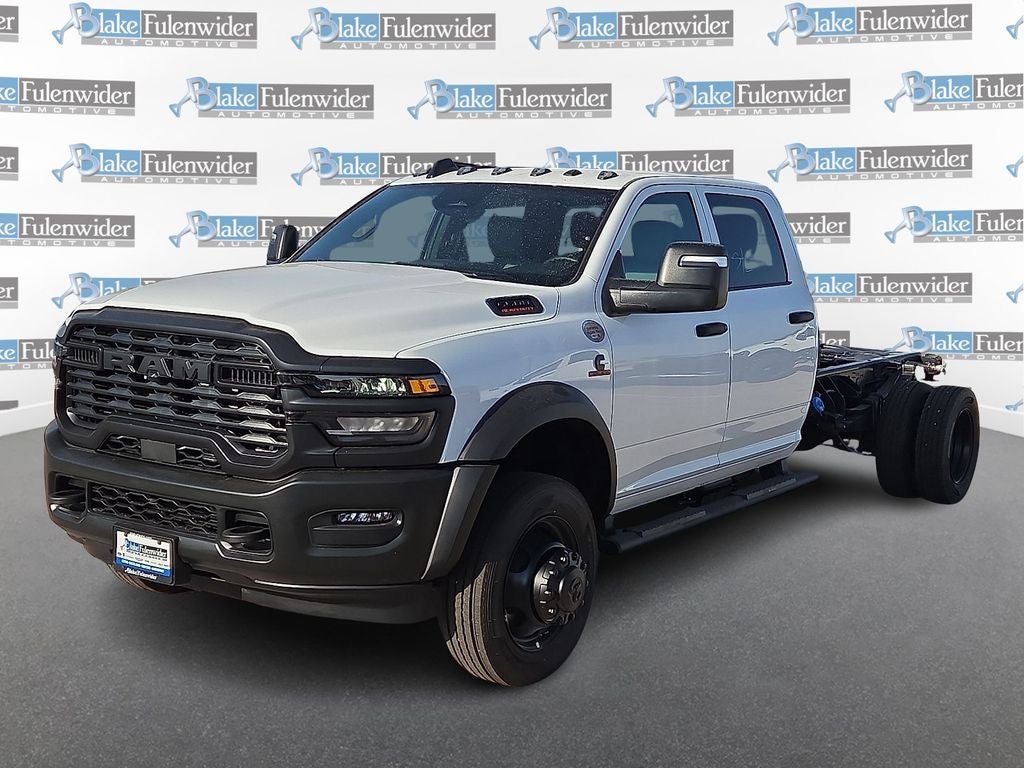 2027 RAM Ram 5500 Chassis Cab RAM 5500 TRADESMAN CHASSIS CREW CAB 4X4 84' CA
