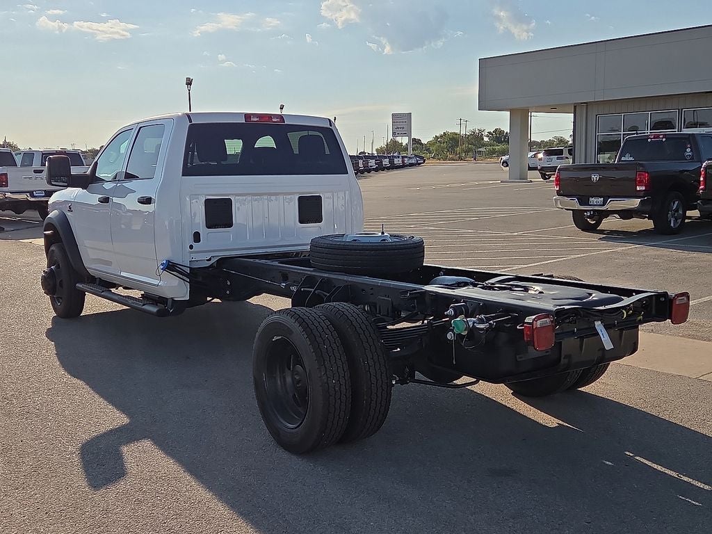 2027 RAM Ram 5500 Chassis Cab RAM 5500 TRADESMAN CHASSIS CREW CAB 4X4 84' CA
