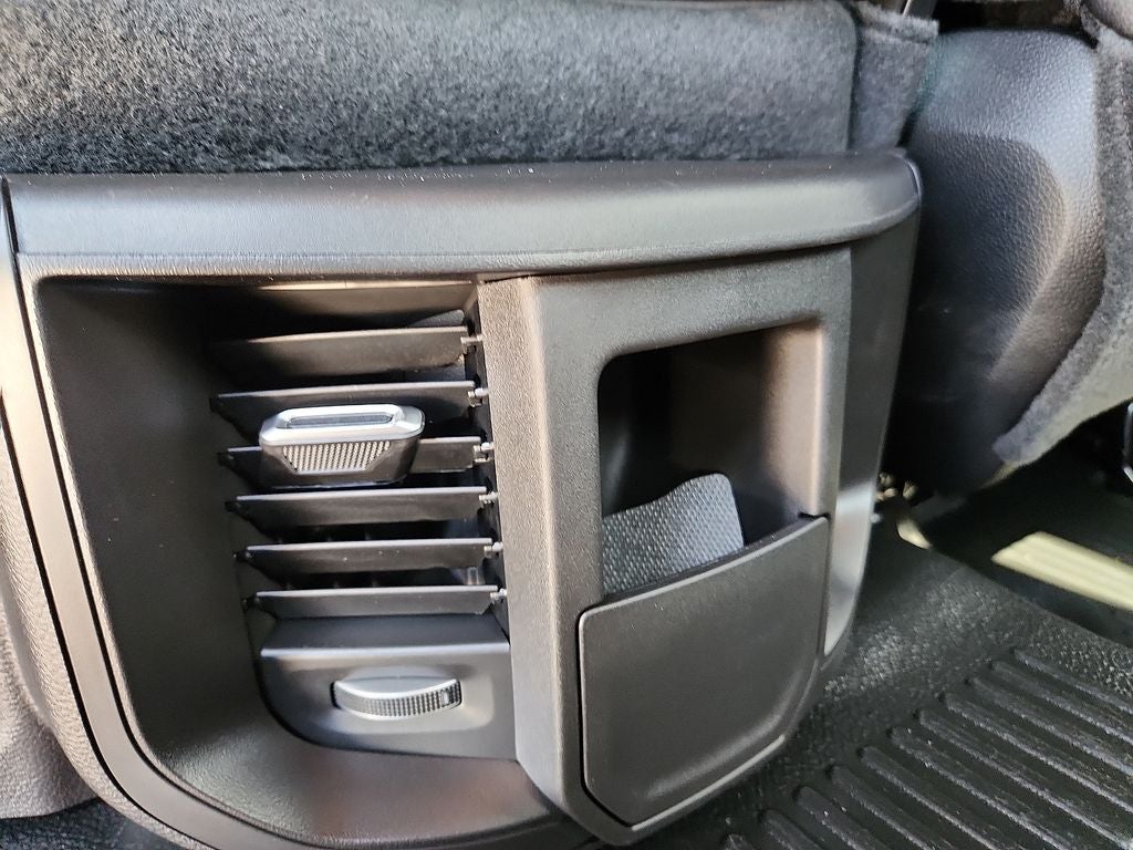 2026 RAM 3500 Chassis RAM 3500 TRADESMAN CREW CAB CHASSIS 4X4 60' CA