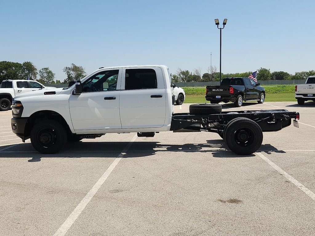 2026 RAM 3500 Chassis RAM 3500 TRADESMAN CREW CAB CHASSIS 4X4 60' CA