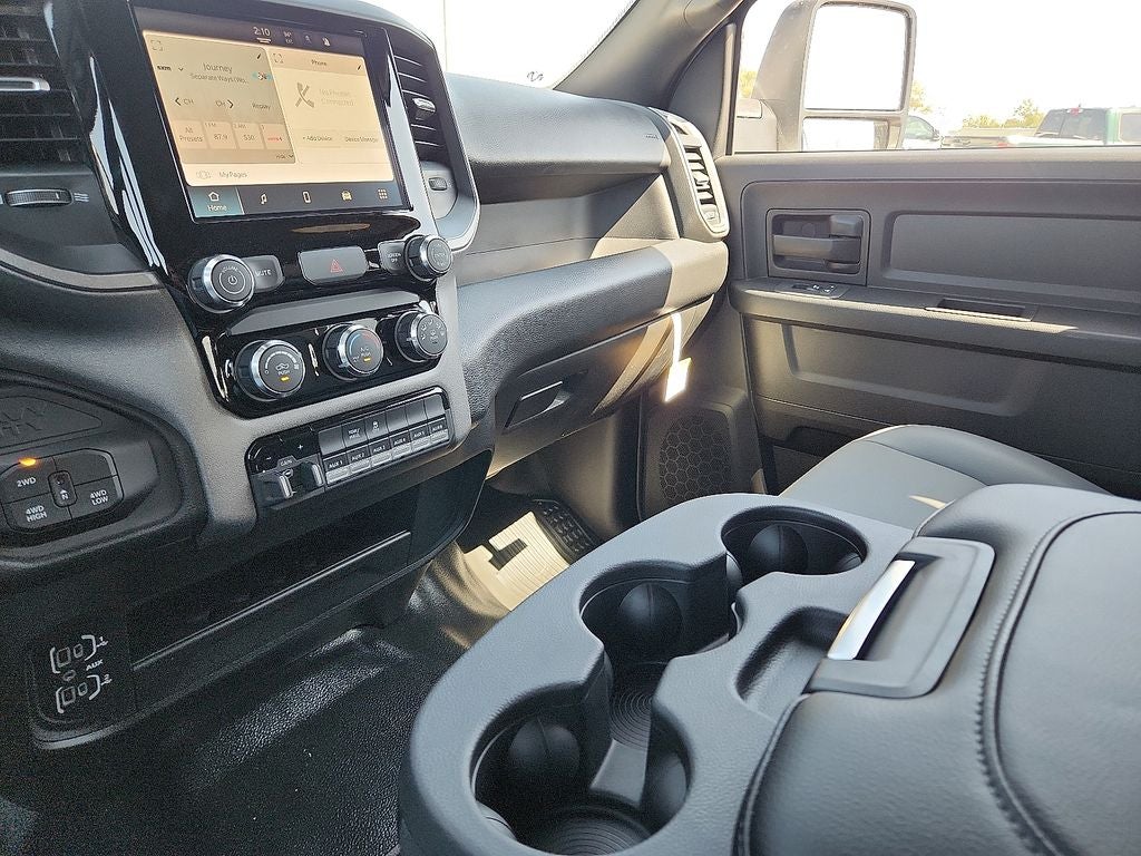 2026 RAM 3500 Chassis RAM 3500 TRADESMAN CREW CAB CHASSIS 4X4 60' CA