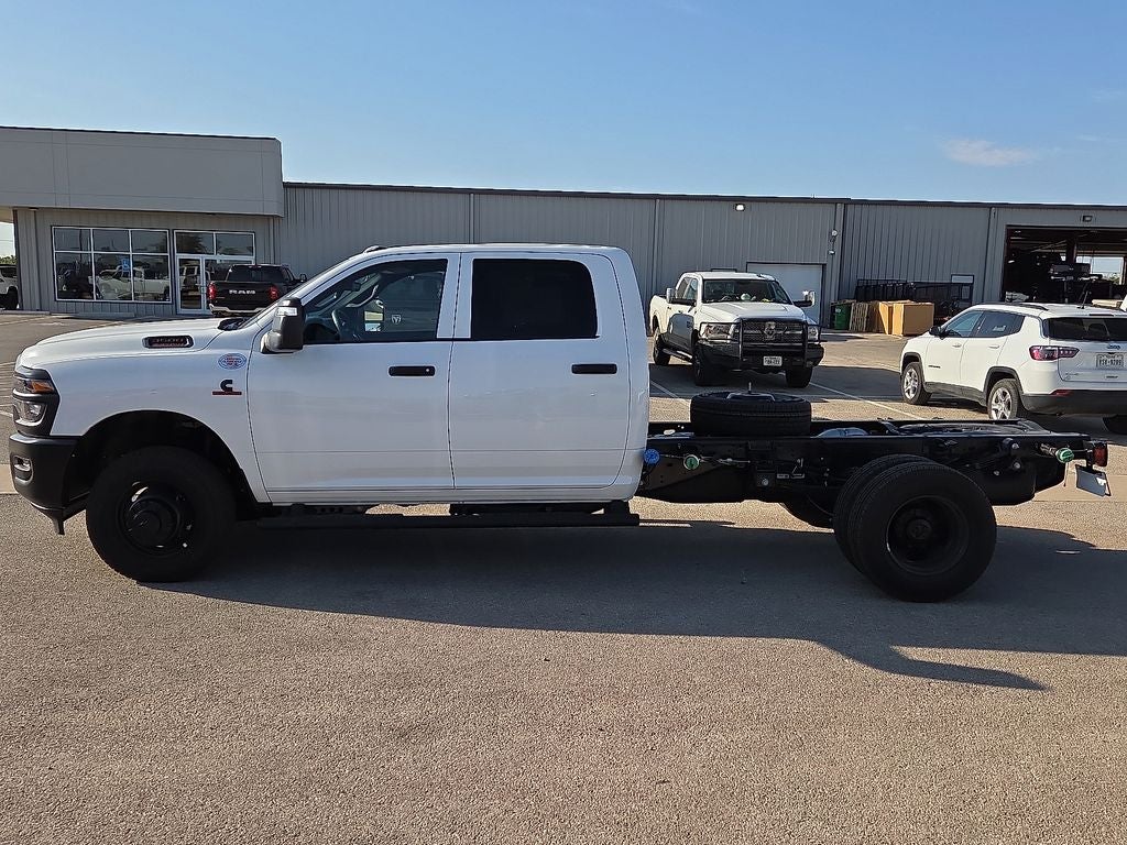 2027 RAM Ram 3500 Chassis Cab RAM 3500 TRADESMAN CREW CAB CHASSIS 4X4 60' CA