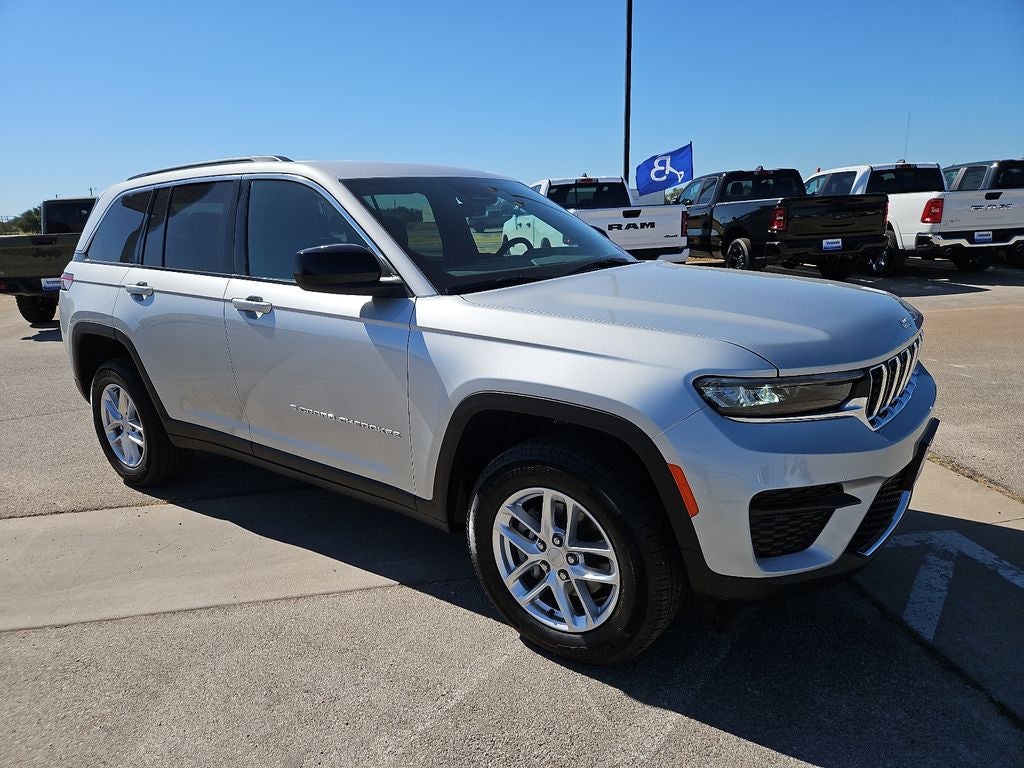 2026 Jeep Grand Cherokee GRAND CHEROKEE LAREDO 4X4