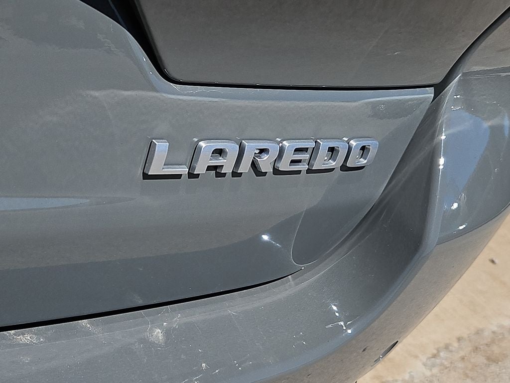 2027 Jeep Grand Cherokee GRAND CHEROKEE LAREDO X 4X4