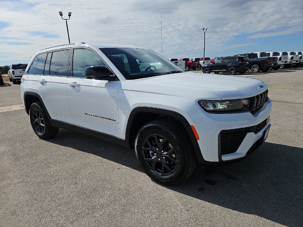 2027 Jeep Grand Cherokee GRAND CHEROKEE LAREDO ALTITUDE 4X4