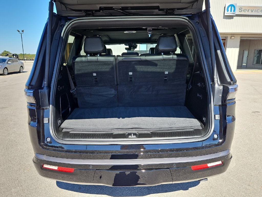 2027 Jeep Grand Wagoneer GRAND WAGONEER 4X2