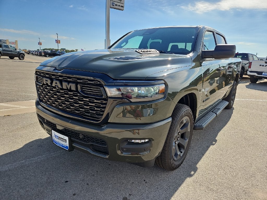 2026 RAM 1500 RAM 1500 EXPRESS CREW CAB 4X4 5'7' BOX