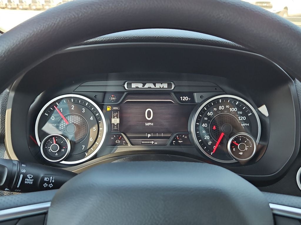 2026 RAM 1500 RAM 1500 EXPRESS QUAD CAB 4X4 6'4' BOX