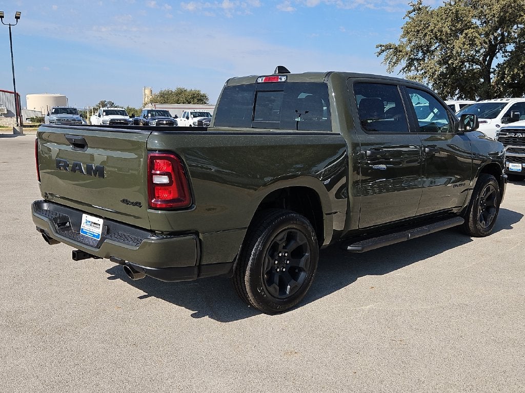 2027 RAM 1500 RAM 1500 EXPRESS CREW CAB 4X4 5'7' BOX