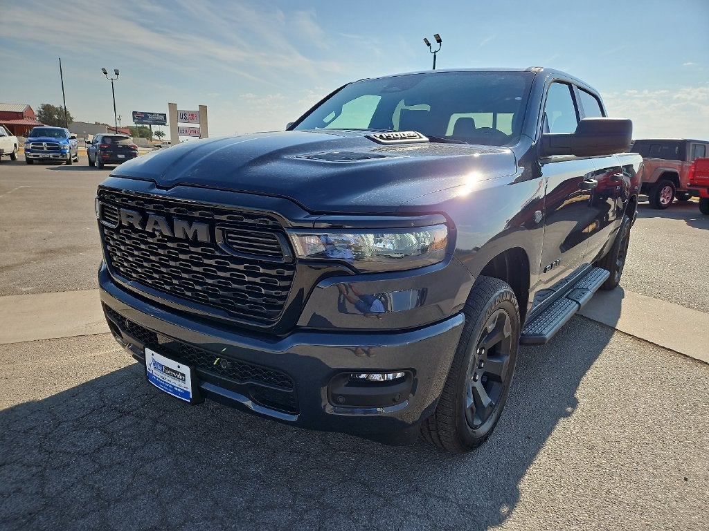 2027 RAM 1500 RAM 1500 EXPRESS CREW CAB 4X4 5'7' BOX