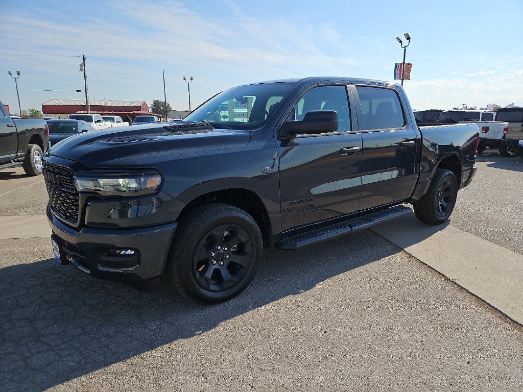 2027 RAM 1500 RAM 1500 EXPRESS CREW CAB 4X4 5'7' BOX