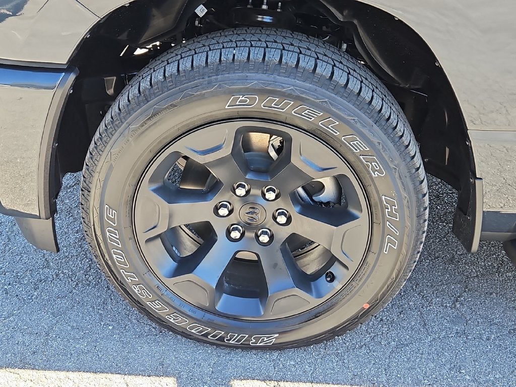2027 RAM 1500 RAM 1500 EXPRESS CREW CAB 4X4 5'7' BOX