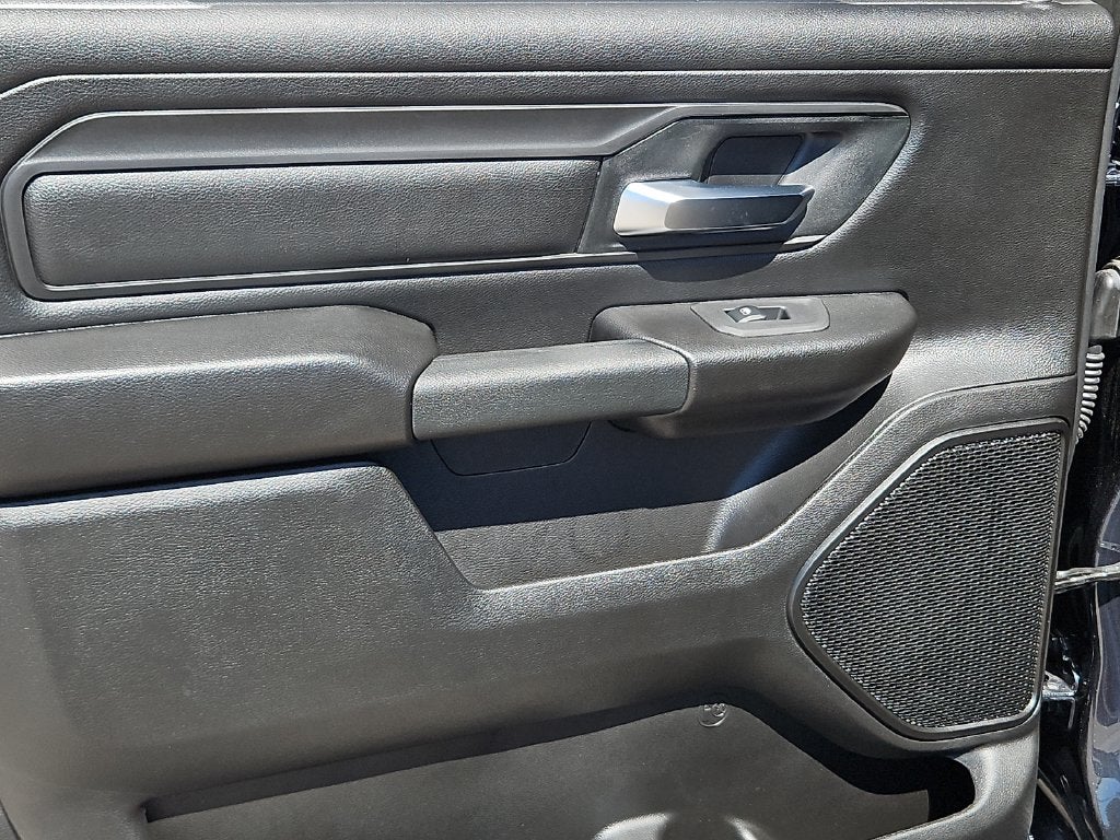 2027 RAM 1500 RAM 1500 EXPRESS CREW CAB 4X4 5'7' BOX