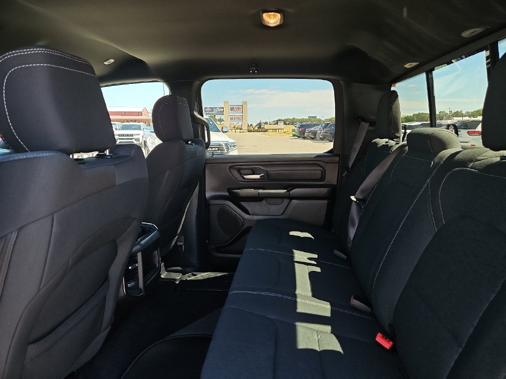 2027 RAM 1500 RAM 1500 EXPRESS CREW CAB 4X4 5'7' BOX