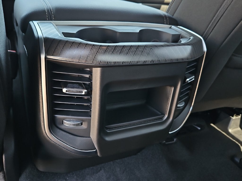 2027 RAM 1500 RAM 1500 EXPRESS CREW CAB 4X4 5'7' BOX
