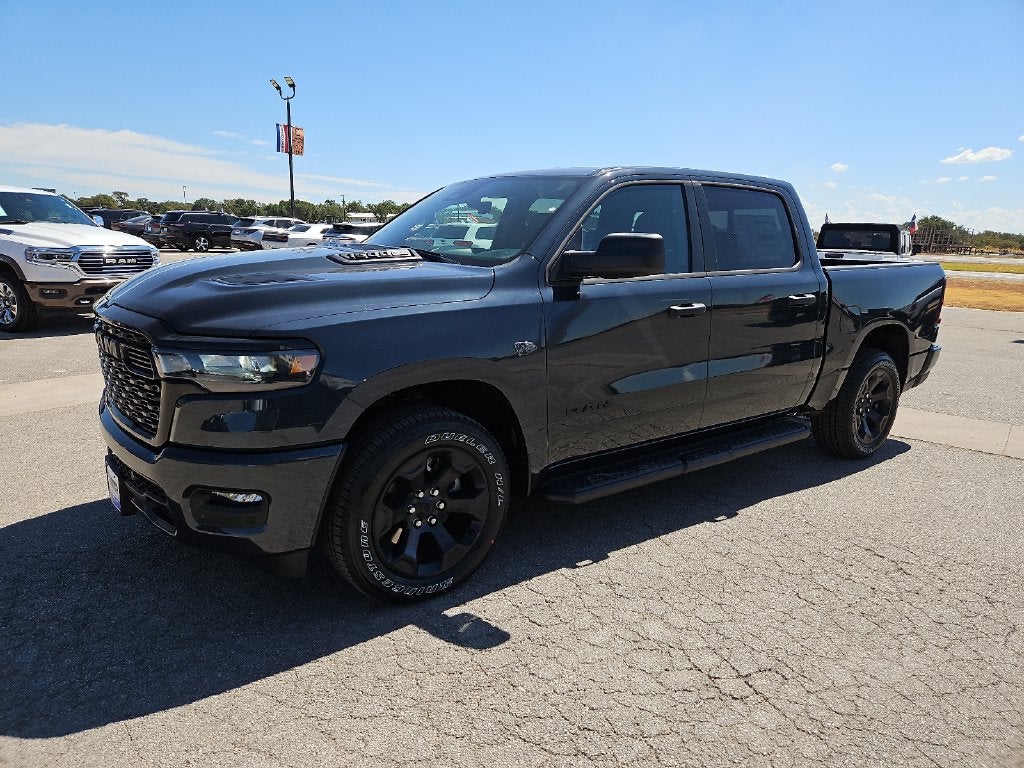 2027 RAM 1500 RAM 1500 EXPRESS CREW CAB 4X4 5'7' BOX