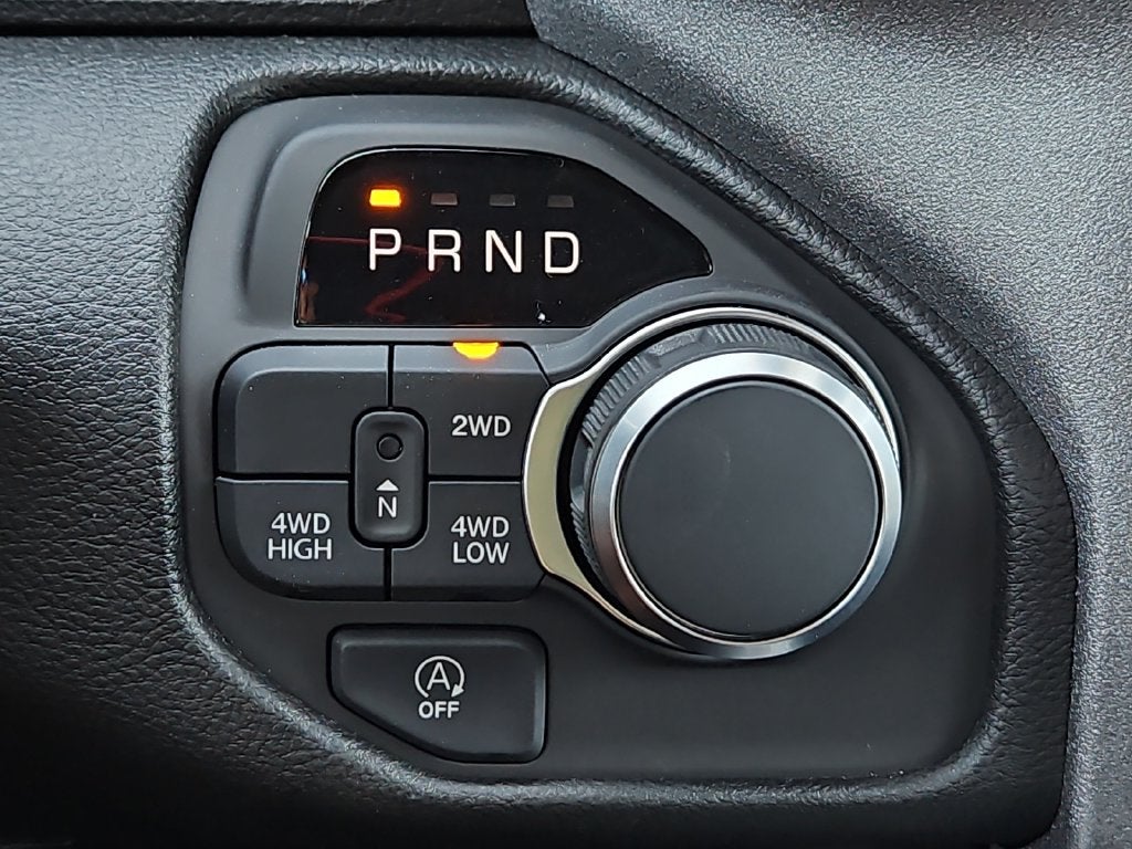 2027 RAM 1500 RAM 1500 EXPRESS CREW CAB 4X4 5'7' BOX