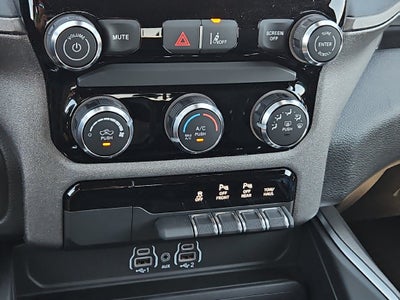 2027 RAM 1500 RAM 1500 EXPRESS CREW CAB 4X4 5'7' BOX
