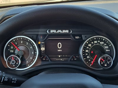 2027 RAM 1500 RAM 1500 EXPRESS CREW CAB 4X4 5'7' BOX
