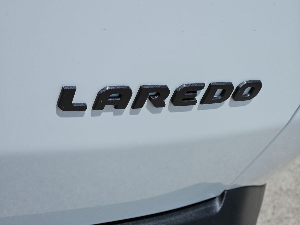 2026 Jeep Cherokee CHEROKEE LAREDO 4X4