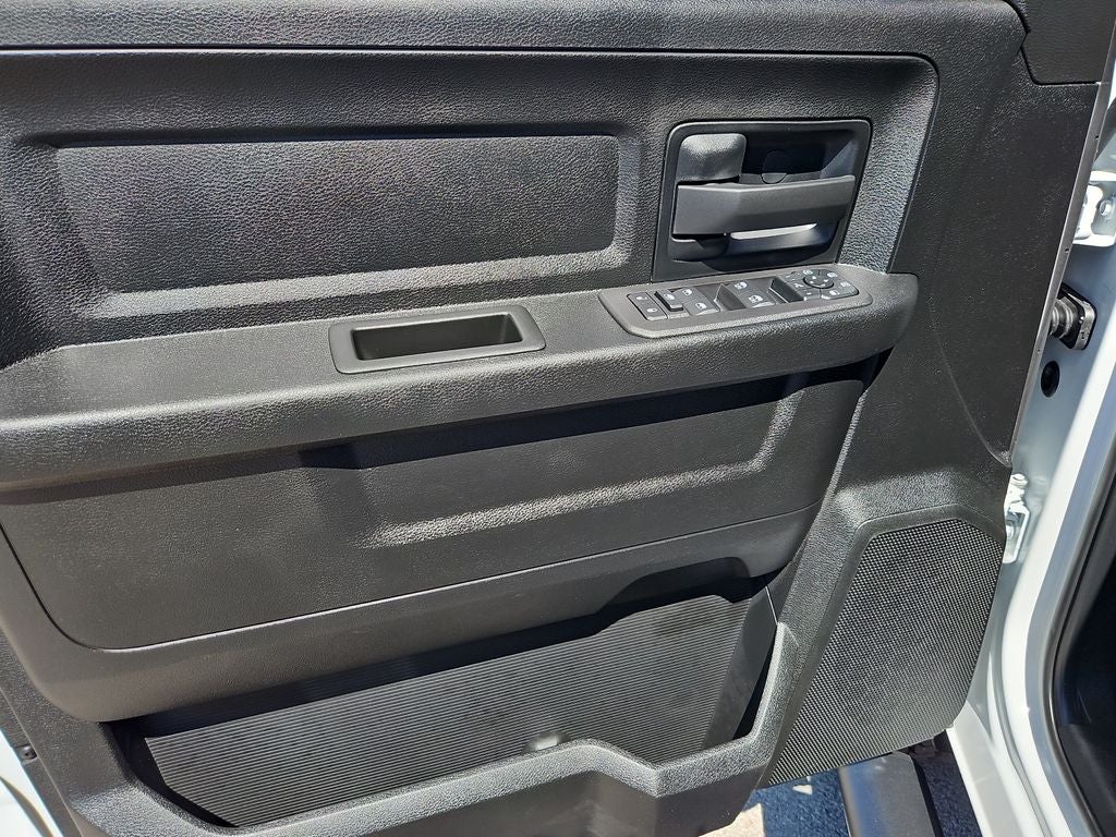 2027 RAM 2500 RAM 2500 BLACK EXPRESS CREW CAB 4X4 6'4' BOX