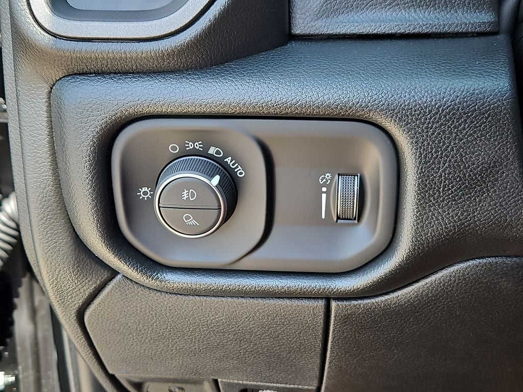2026 RAM 2500 RAM 2500 TRADESMAN CREW CAB 4X4 6'4' BOX