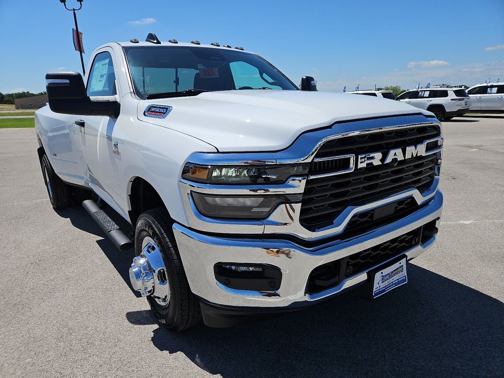 2026 RAM 3500 RAM 3500 TRADESMAN REGULAR CAB 4X4 8' BOX