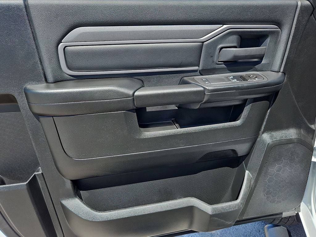 2026 RAM 3500 RAM 3500 TRADESMAN REGULAR CAB 4X4 8' BOX