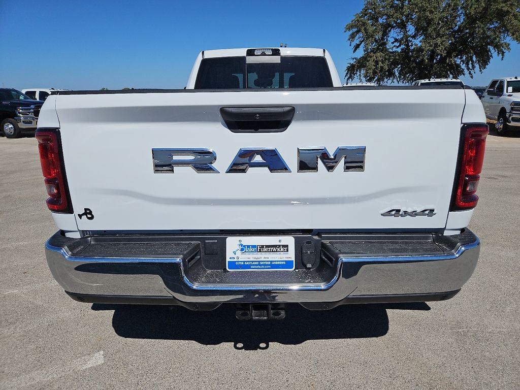 2027 RAM 3500 RAM 3500 TRADESMAN CREW CAB 4X4 8' BOX
