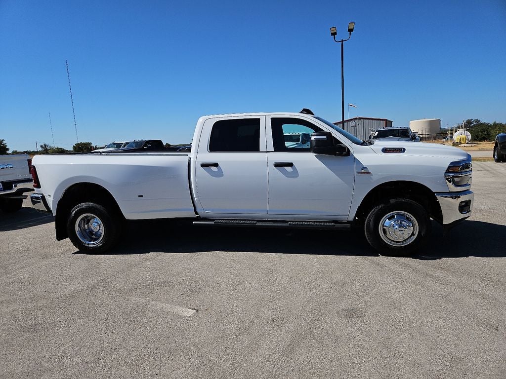 2027 RAM 3500 RAM 3500 TRADESMAN CREW CAB 4X4 8' BOX