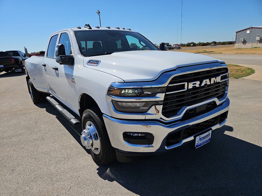 2027 RAM 3500 RAM 3500 TRADESMAN CREW CAB 4X4 8' BOX