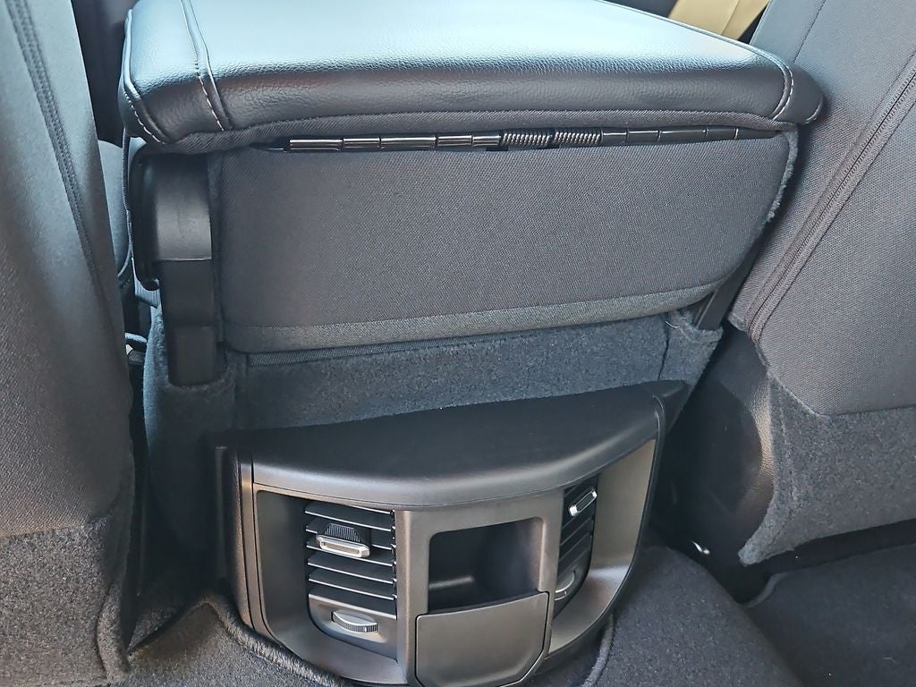 2027 RAM 3500 RAM 3500 TRADESMAN CREW CAB 4X4 8' BOX