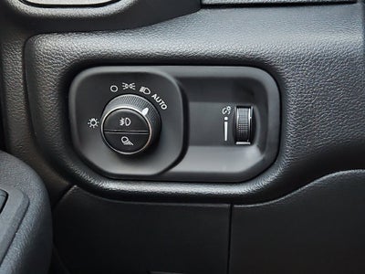 2027 RAM 3500 RAM 3500 TRADESMAN CREW CAB 4X4 8' BOX