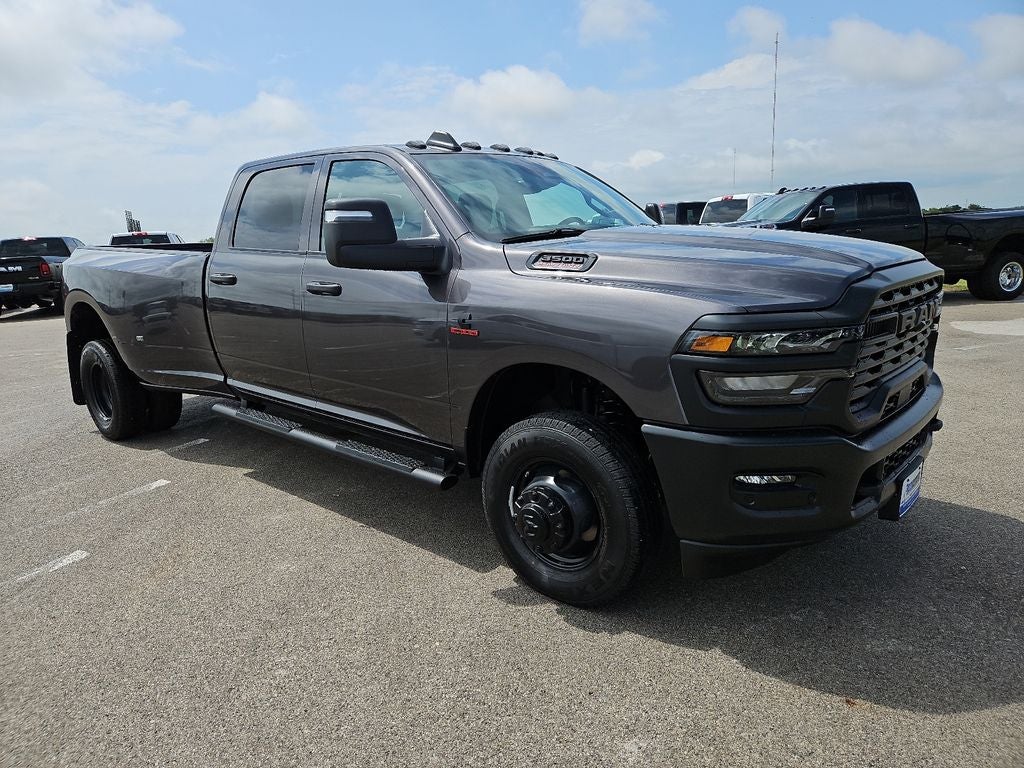 2026 RAM 3500 RAM 3500 TRADESMAN CREW CAB 4X4 8' BOX