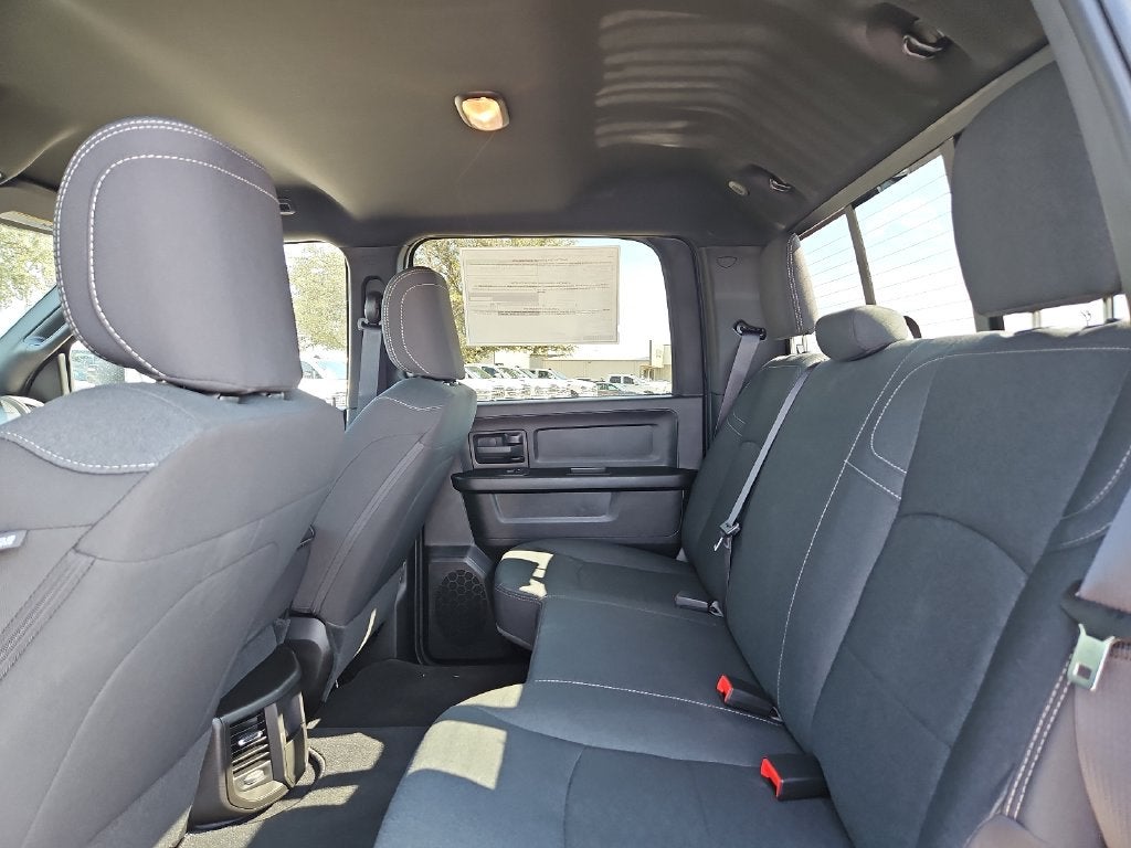 2027 RAM 3500 RAM 3500 TRADESMAN CREW CAB 4X4 8' BOX