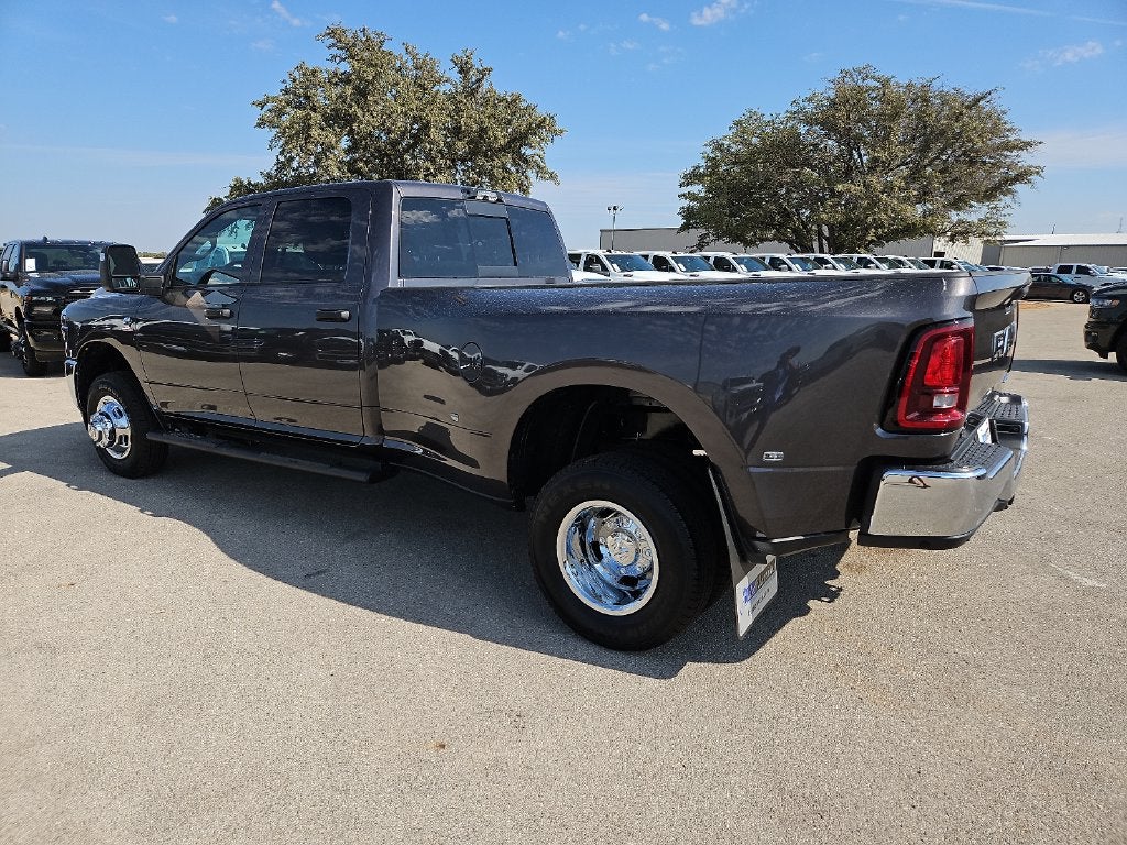 2027 RAM 3500 RAM 3500 TRADESMAN CREW CAB 4X4 8' BOX