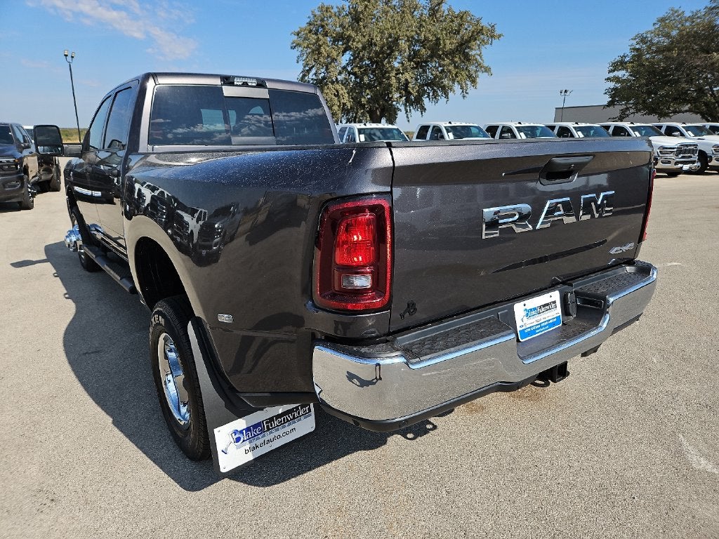 2027 RAM 3500 RAM 3500 TRADESMAN CREW CAB 4X4 8' BOX