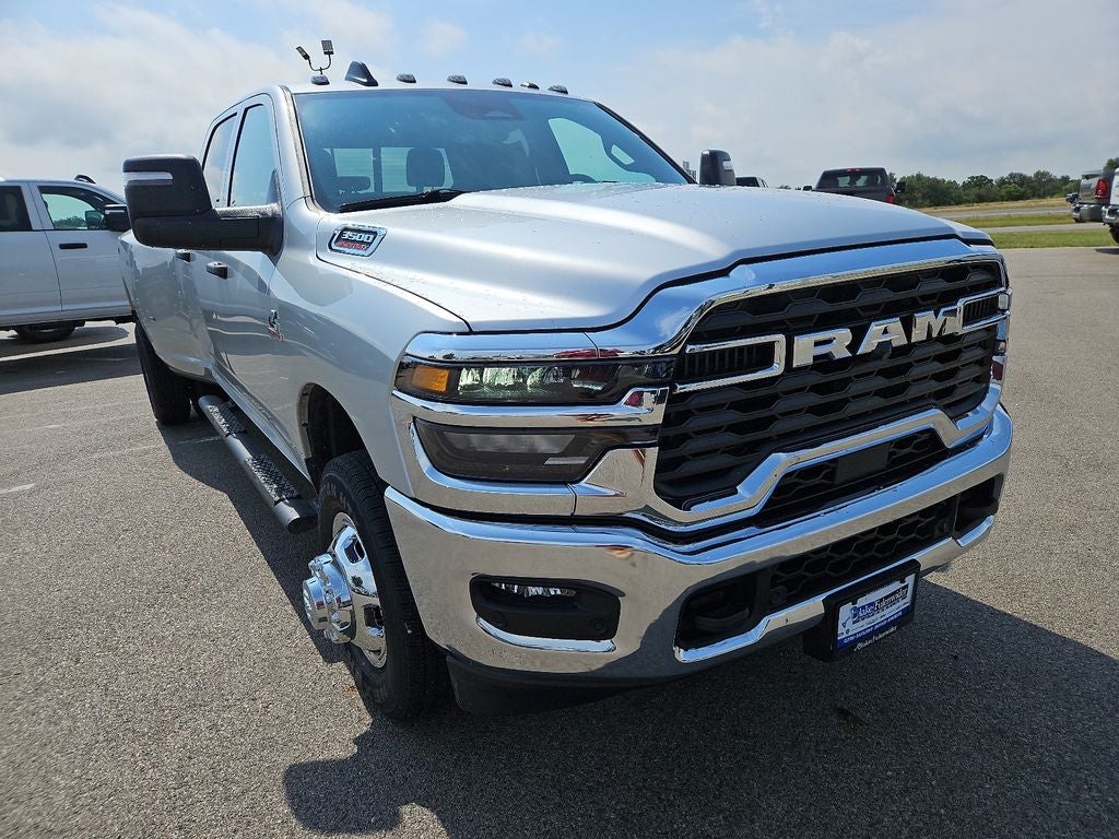 2026 RAM 3500 RAM 3500 TRADESMAN CREW CAB 4X4 8' BOX