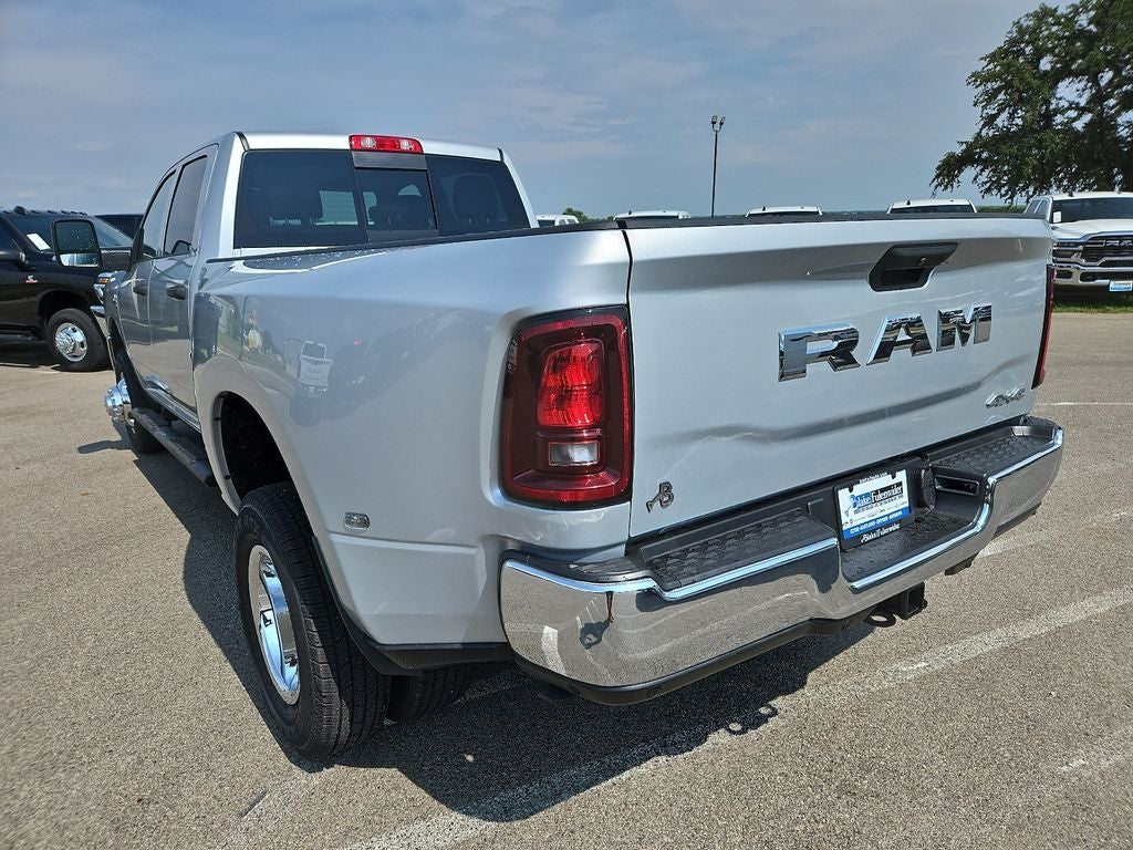 2026 RAM 3500 RAM 3500 TRADESMAN CREW CAB 4X4 8' BOX