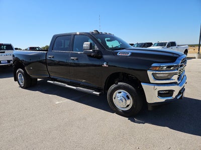 2027 RAM 3500 RAM 3500 TRADESMAN CREW CAB 4X4 8' BOX