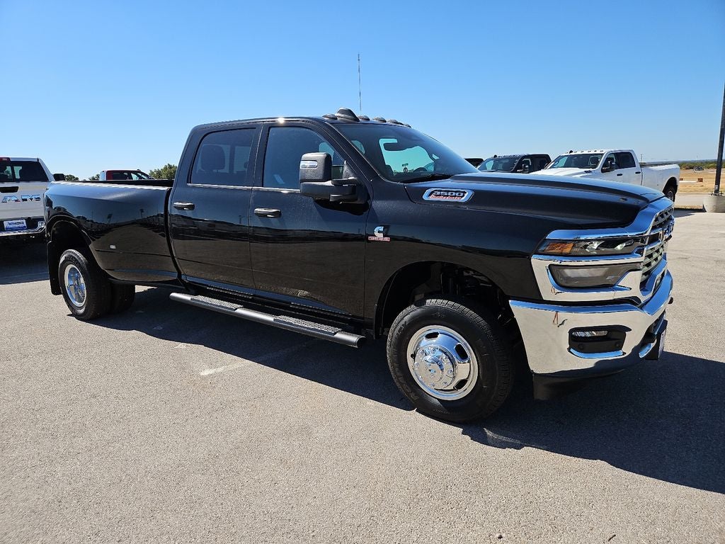 2027 RAM 3500 RAM 3500 TRADESMAN CREW CAB 4X4 8' BOX