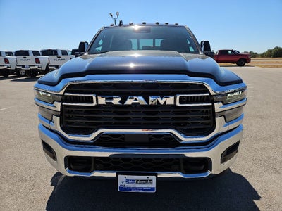 2027 RAM 3500 RAM 3500 TRADESMAN CREW CAB 4X4 8' BOX