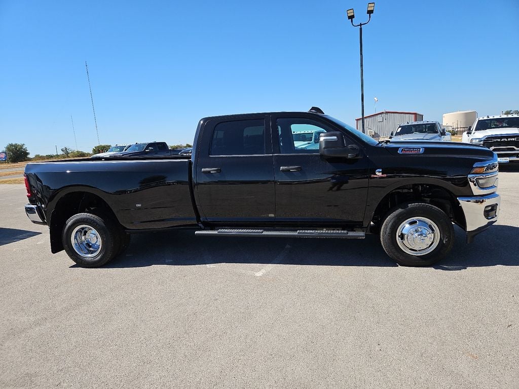 2027 RAM 3500 RAM 3500 TRADESMAN CREW CAB 4X4 8' BOX