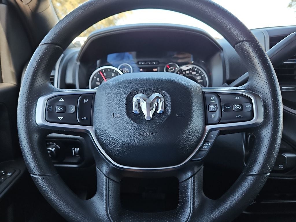 2027 RAM 3500 RAM 3500 TRADESMAN CREW CAB 4X4 8' BOX